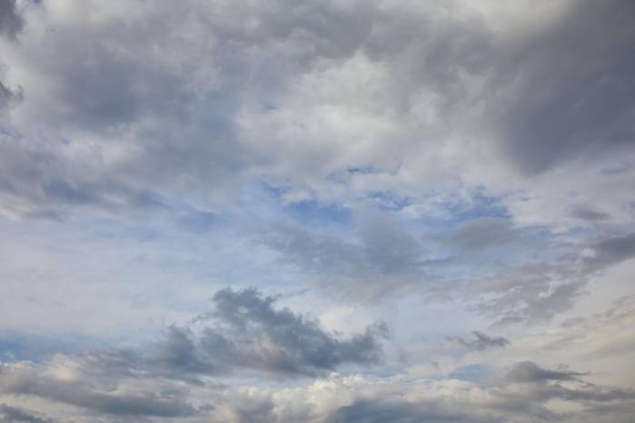 Las temperaturas mínimas estarán entre 12 °C y 18 °C en zonas montañosas, mientras que en las áreas de menor elevación oscilarán entre 19 °C y 24 °C.