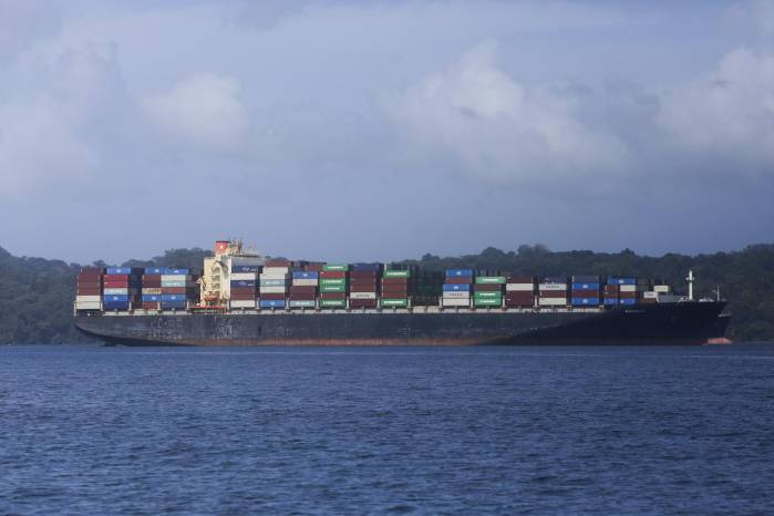 El presidente electo de Estados Unidos, Donald Trump, volvió el martes a amenazar con recuperar el control del Canal de Panamá.
