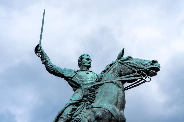 Una estatua de Simón Bolívar