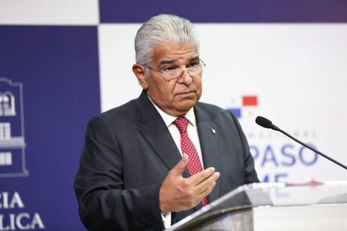 Panamá: soberanía de micrófono, política exterior de eco ajeno