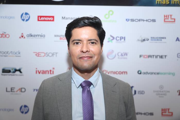 Director de país de Connecta B2B en Panamá, Moisés Valdivia.