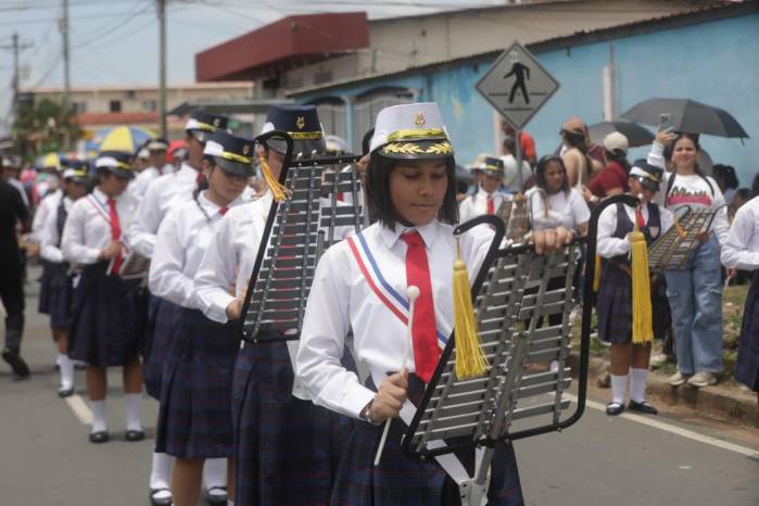 Los tonos musicales de las liras fueron muy gustados por el público.