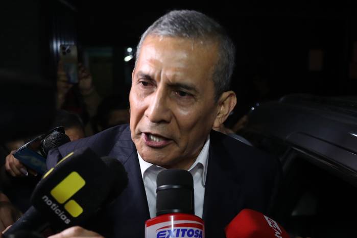El expresidente peruano Ollanta Humala fue captado este 31 de julio, al atender a la prensa, a la salida de la penitenciaría de Barbadillo, de donde fue liberado por orden de un juez.