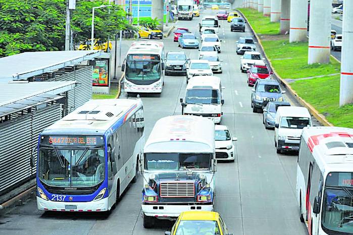 Tráfico en la área Este de la ciudad capital.