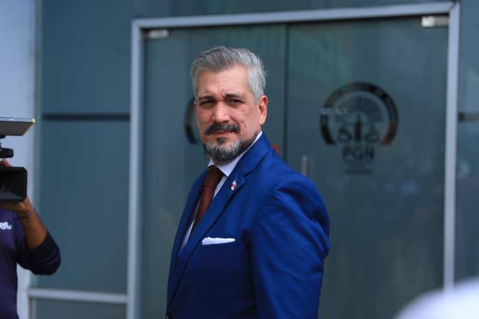 Ante la situación, el viceministro administrativo encargado, Luis Herrera, junto con personal de Asesoría Legal y Recursos Humanos, acudió al Ministerio Público para interponer la denuncia.