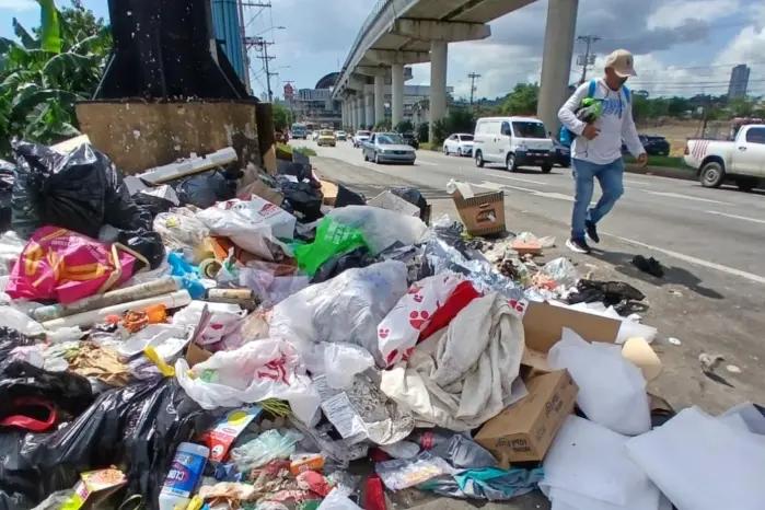 El conflicto por la recolección de basura en San Miguelito escaló a un choque político entre la alcaldía y la Contraloría, con acusaciones cruzadas sobre decisiones, contratos y responsabilidades.