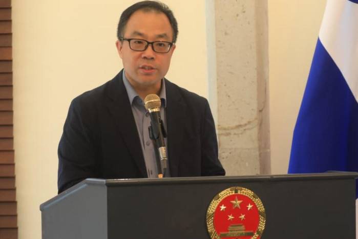 Zhang dijo que los proyectos de inversión pueden generar diferencias entre las partes involucradas, pero sostuvo que esas deben resolverse mediante el diálogo.