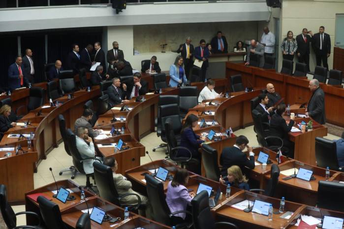 Aprueban sesión permanente en el pleno de la Asamblea Nacional.