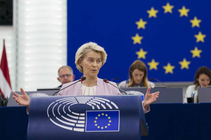El resultado de la votación era considerado prácticamente seguro, al punto que Von der Leyen mantuvo en su agenda un viaje a Italia.