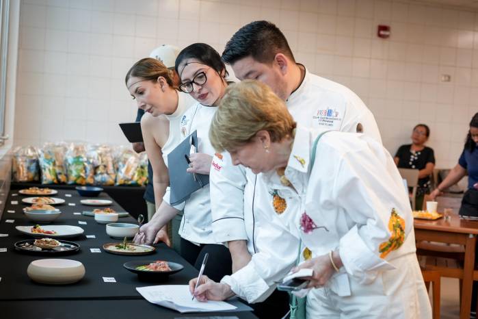 El jurado tomó en cuenta la técnica culinaria, higiene, sabor y textura y presentación.