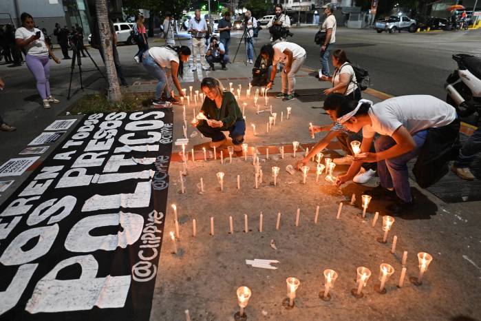 Familiares y defensores de derechos humanos han denunciado la falta de transparencia en los procesos de excarcelación.