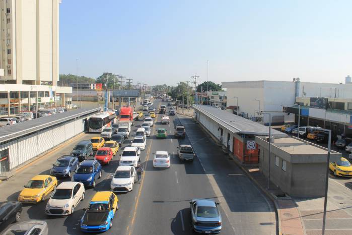 El Ministerio de Obras Públicas retomó el proyecto de carriles exclusivos para MiBus a lo largo de la vía España, con una extensión aproximada de 5.4 kilómetros.
