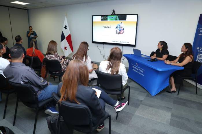 Conferencia de prensa del lanzamiento oficial de la app MiCultura.