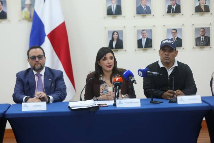 Gobierno, empleadores y trabajadores pactan nuevos salarios mínimos para 74 actividades económicas.