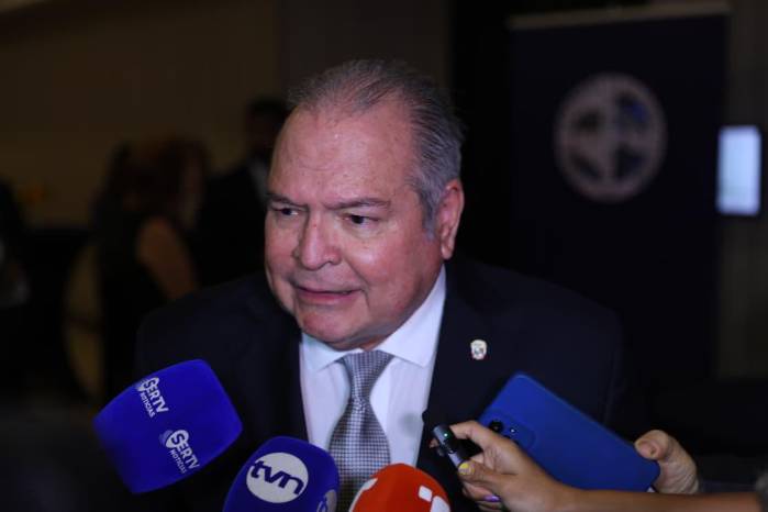 Ministro de Obras Públicas.