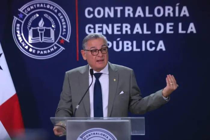 Las querellas cuestionan el cambio de estatus laboral de más de 40 funcionarios de la Asamblea y la suspensión de una diligencia judicial tras la intervención de altos funcionarios de la Contraloría.