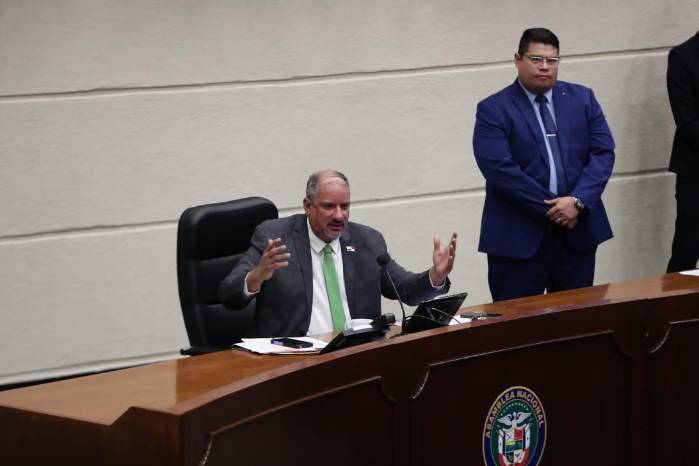 Video: Tensión en la Asamblea por reforma al reglamento: Jorge Herrera reprende a otros diputados