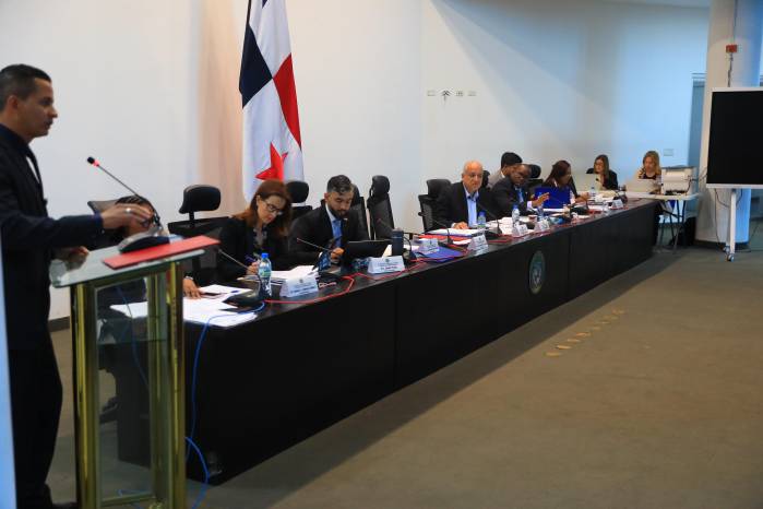 La Comisión de Gobierno analizó ayer una serie de iniciativas.