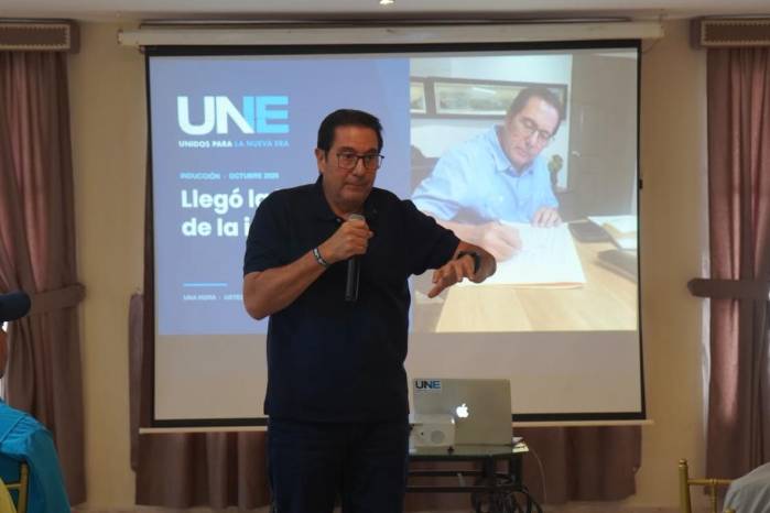 Martín Torrijos encabezó los encuentros de UNE en distintas provincias.
