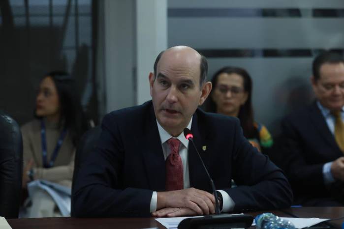 Aunque la reunión fue convocada para las 10:00 a.m. Chapman llegó a las 11:00 a.m.