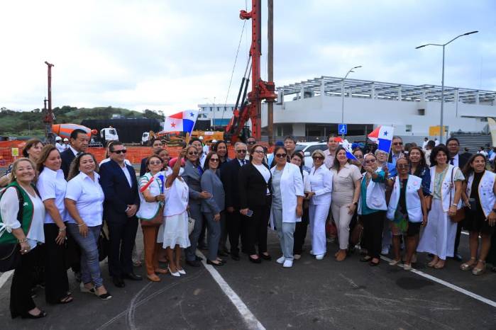 Mulino inaugura obras del nuevo Instituto Oncológico y promete cerrar 13 años de abandono