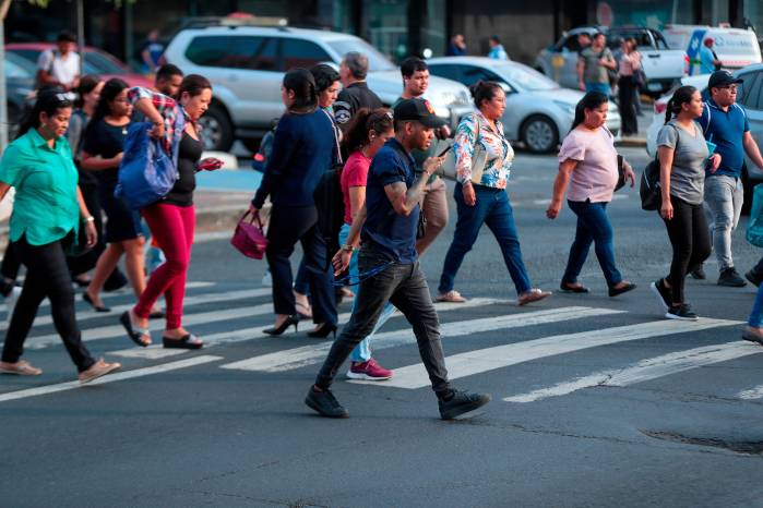 Cada día, los panameños se plantean mejores condiciones salarios para mantener su estilo de vida
