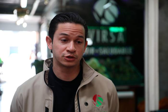 Gerencia comercial, Carlos Saldaña.