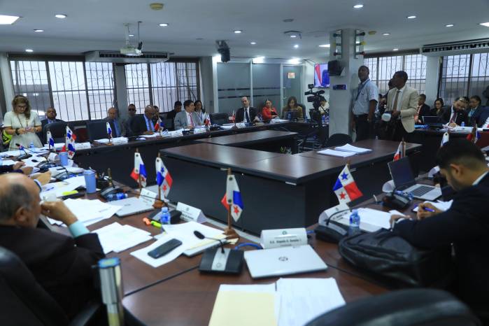 La sesión del jueves 22 de octubre terminó sin avances en el primer debate del proyecto de presupuesto general del Estado para 2027, por $35,111.7 millones.