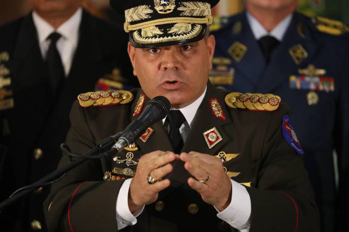 Fotografía de archivo del ministro de Defensa de Venezuela, Vladimir Padrino López, durante una rueda de prensa, en Caracas.
