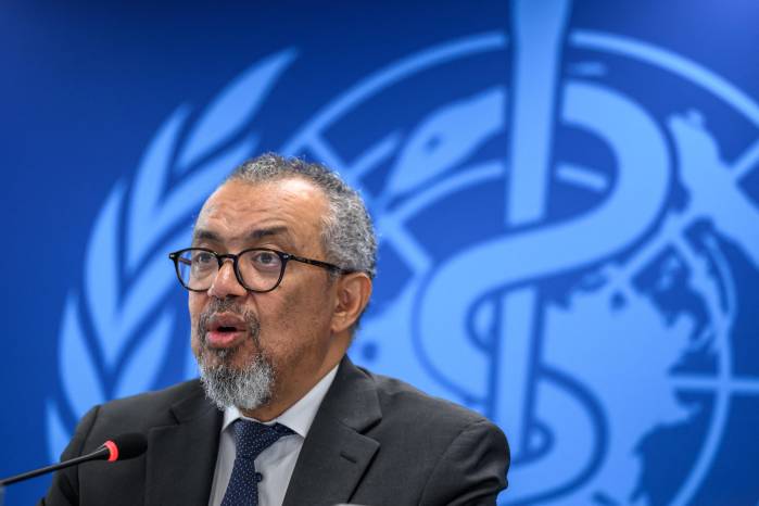 La OMS recordó que la tasa de mortalidad del ébola ronda el 50%, aunque aclaró que el virus tiene un nivel de contagio menor que enfermedades como el covid-19 o el sarampión.