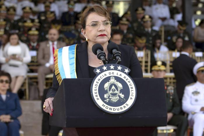 La presidenta de Honduras Xiomara Castro calificó la injerencia de Trump de ‘descarada’.