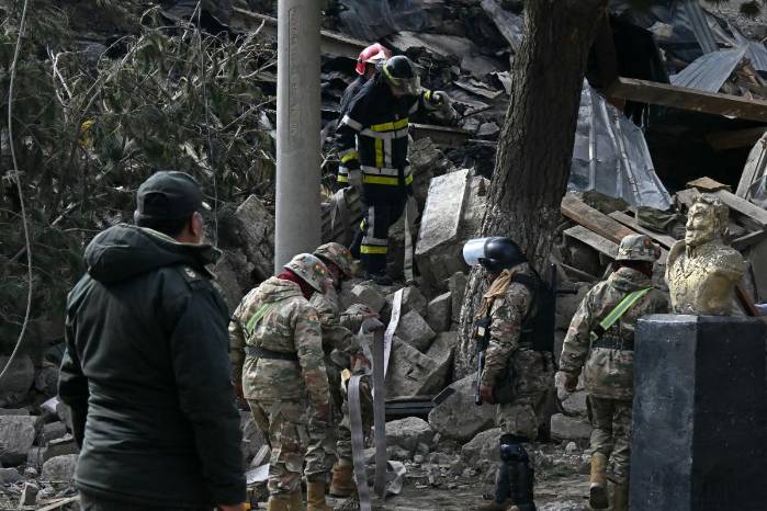 Las autoridades todavía investigan las causas de las explosiones.