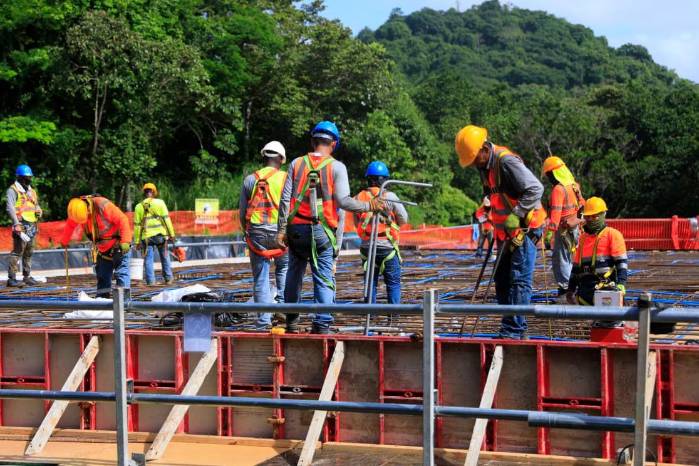 A pesar de que entre 2009 y 2015 se llevó adelante una importante cantidad de obras de infraestructura, la construcción sólo aportó el 9 % de esos nuevos empleos.