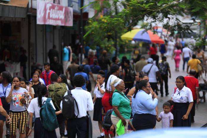 Léxico panameño relacionado con refrescos, panes, postres y dulces