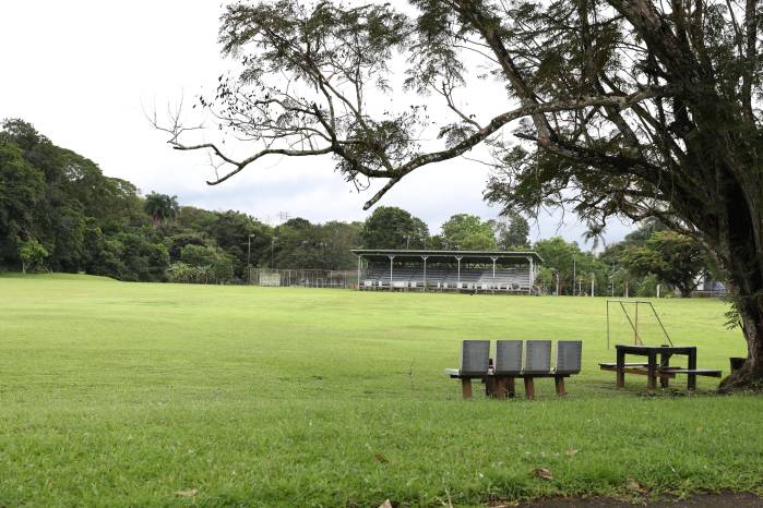 El terreno es actualmente mantenido por residentes la comunidad.