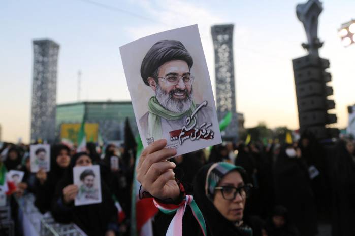 En un discurso cargado de simbolismo y advertencias, el líder iraní dejó claro que su país no cederá en uno de los puntos más sensibles de la disputa global.
