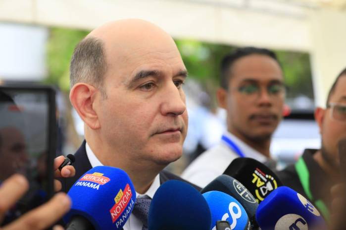 Chapman este martes a su llegada a la instalación de la nueva junta directiva de la Asamblea Nacional.