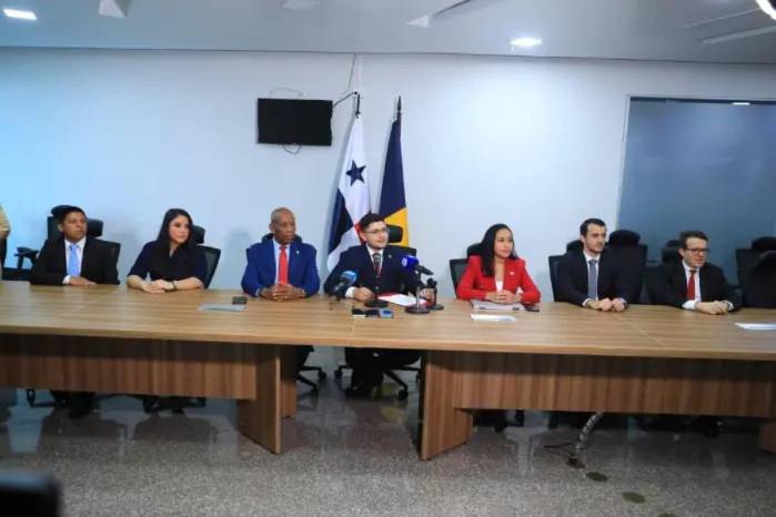 Cuatro diputados de la comisión dieron el visto bueno al avance del proyecto de ley, pero no logró avanzar.