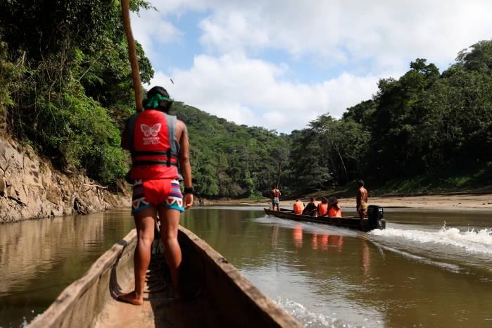 Para llegar a la comunidad Emberá Druá se debe realizar un recorrido de una hora por el río Chagres.
