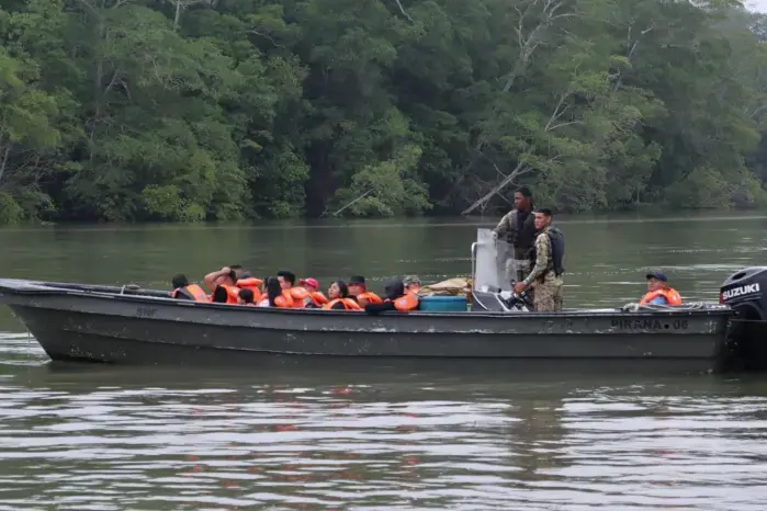 Traslado docente a distintas comarcas del país.