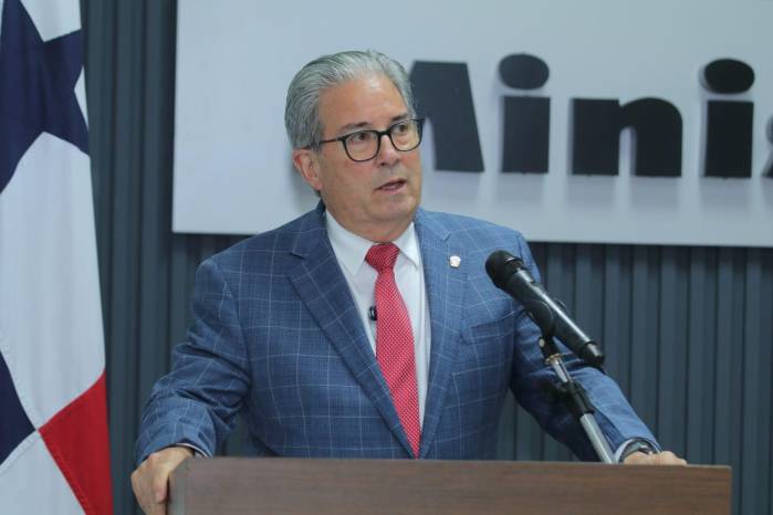 Asegurados y no asegurados podrán acceder de forma progresiva a una red combinada de instalaciones médicas.