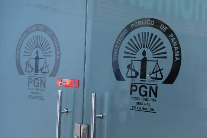 Correspondió a Luis Herrera, viceministro administrativo encargado presentar la denuncia ante el Ministerio Público.