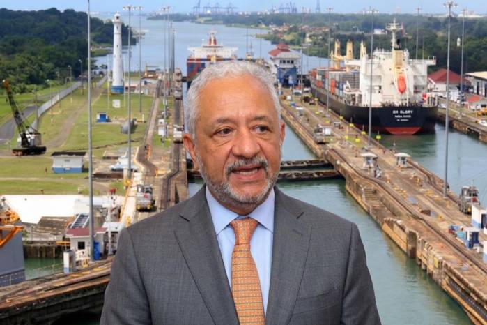 El administrador del Canal de Panamá, Ricaurte Vásquez
