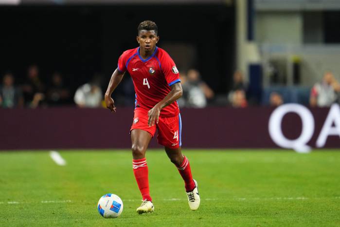 El defensor panameño, Fidel Escobar.