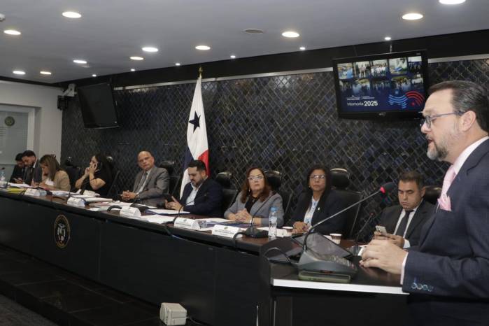 El ministro del Mici, Julio Moltó, durante su paso por la Comisión de Comercio y Asuntos Económicos.