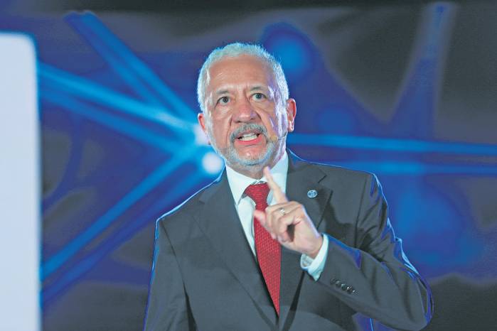 El administrador del Canal de Panamá, Ricaurte Vásquez.