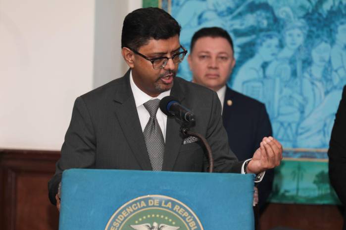 Embajador de India en Panamá, Sumit Seth.