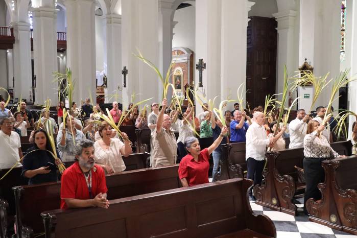 La misa se dio en la Catedral Basílica.