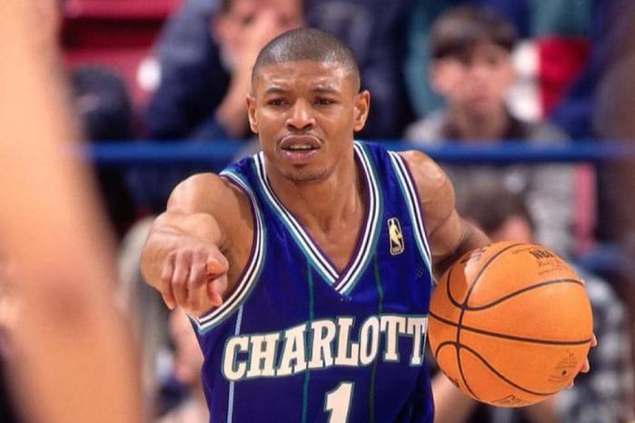 El exjugador de la NBA, Muggsy Bougues.