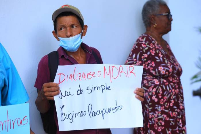 Actualmente, entre 500 y 600 pacientes reciben atención en las clínicas contratadas por el Gobierno.